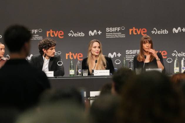 Presentation of the film Couture at the 73rd edition of the San Sebastian Film Festival I D Actor Louis Garrel, actress Angelina Jolie and director Alice Winocour during the presentation of the film Couture, at the 73rd edition of the San Sebastian Film Festival, at the Kursaal Conference Center and Auditorium, on September 21, 2025, in San Sebastian, Guipuzcoa, Basque Country Spain Couture is a French-American film directed by Alice Winocour that premieres today, September 21, The festival celebrates its 73rd edition from September 19 to 27, 2025, reinforcing its global prominence with 254 titles from 56 countries and an outstanding presence of Spanish cinema The participation of women behind the scenes increases and Basque cinema has 38 Copyright: xUnanuex 6972529