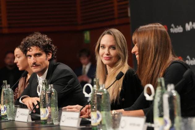 Presentation of the film Couture at the 73rd edition of the San Sebastian Film Festival I D Actor Louis Garrel, actress Angelina Jolie and director Alice Winocour during the presentation of the film Couture, at the 73rd edition of the San Sebastian Film Festival, at the Kursaal Conference Center and Auditorium, on September 21, 2025, in San Sebastian, Guipuzcoa, Basque Country Spain Couture is a French-American film directed by Alice Winocour that premieres today, September 21, The festival celebrates its 73rd edition from September 19 to 27, 2025, reinforcing its global prominence with 254 titles from 56 countries and an outstanding presence of Spanish cinema The participation of women behind the scenes increases and Basque cinema has 38 Copyright: xUnanuex 6972533