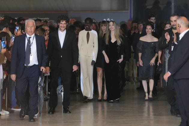 Presentation of the film Couture at the 73rd edition of the San Sebastian Film Festival The film crew leaving the presentation of the film Couture, at the 73rd edition of the San Sebastian Film Festival, at the Kursaal Conference Center and Auditorium, September 21, 2025, in San Sebastian, Guipuzcoa, Basque Country Spain Couture is a French-American film directed by Alice Winocour that premieres today, September 21, The festival celebrates its 73rd edition from September 19 to 27, 2025, reinforcing its global prominence with 254 titles from 56 countries and an outstanding presence of Spanish cinema The participation of women behind the scenes increases and Basque cinema has 38 productions The event includes official sections, premieres, fo Copyright: xUnanuex 6972671