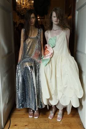 Simone Rocha backstage at London Fashion Week Simone Rocha Spring Summer 2026 backstage at London Fashion Week on September 21, 2025. CAP GOL GOL London England Unnited Kingdom Copyright: xRickxGold CapitalxPicturesx