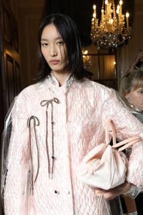 Simone Rocha backstage at London Fashion Week Simone Rocha Spring Summer 2026 backstage at London Fashion Week on September 21, 2025. CAP GOL GOL London England Unnited Kingdom Copyright: xRickxGold CapitalxPicturesx