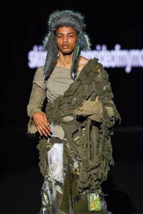 EGO Mercedes-Benz Fashion Week de Madrid - 21 Sep 2025 A model walks the runway wearing a design by Skinsfromtheinsideofmymouth during the Ego Mercedes-Benz Fashion Week de Madrid in IFERMA. Madrid Spain Copyright: xAtilanoxGarciax xSOPAxImagesx FOTO48779