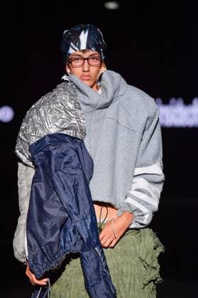 EGO Mercedes-Benz Fashion Week de Madrid - 21 Sep 2025 A model walks the runway wearing a design by Skinsfromtheinsideofmymouth during the Ego Mercedes-Benz Fashion Week de Madrid in IFERMA. Madrid Spain Copyright: xAtilanoxGarciax xSOPAxImagesx FOTO48783