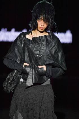 EGO Mercedes-Benz Fashion Week de Madrid - 21 Sep 2025 A model walks the runway wearing a design by Skinsfromtheinsideofmymouth during the Ego Mercedes-Benz Fashion Week de Madrid in IFERMA. Madrid Spain Copyright: xAtilanoxGarciax xSOPAxImagesx FOTO48787