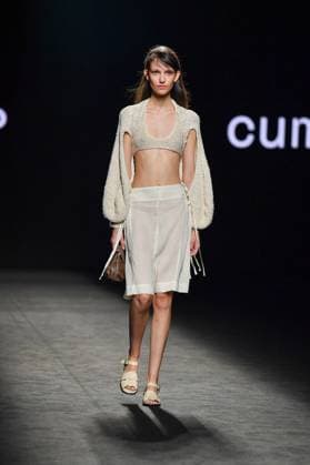 EGO Mercedes-Benz Fashion Week de Madrid - 21 Sep 2025 A model walks the runway wearing a design by Studio Cumbre during the Ego Mercedes-Benz Fashion Week de Madrid in IFERMA. Madrid Spain Copyright: xAtilanoxGarciax xSOPAxImagesx FOTO48942