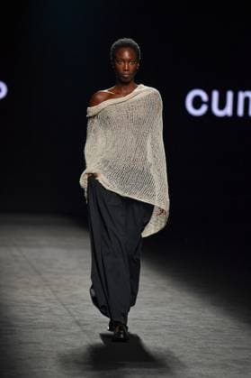 EGO Mercedes-Benz Fashion Week de Madrid - 21 Sep 2025 A model walks the runway wearing a design by Studio Cumbre during the Ego Mercedes-Benz Fashion Week de Madrid in IFERMA. Madrid Spain Copyright: xAtilanoxGarciax xSOPAxImagesx FOTO48946