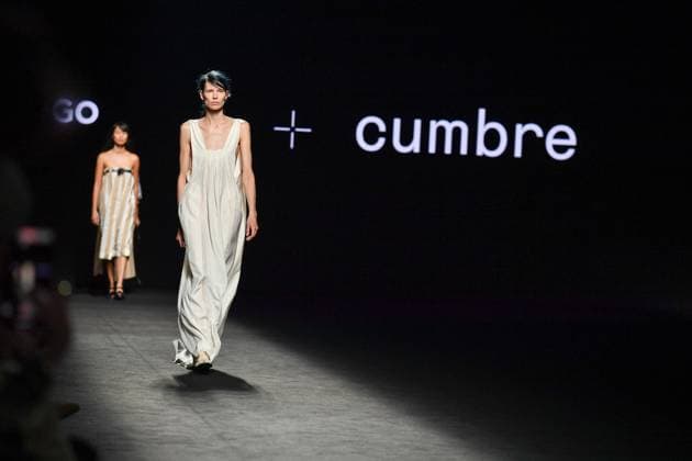 EGO Mercedes-Benz Fashion Week de Madrid - 21 Sep 2025 A model walks the runway wearing a design by Studio Cumbre during the Ego Mercedes-Benz Fashion Week de Madrid in IFERMA. Madrid Spain Copyright: xAtilanoxGarciax xSOPAxImagesx FOTO48974