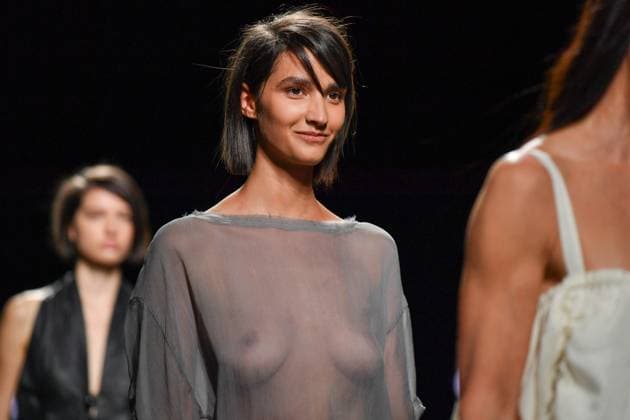 EGO Mercedes-Benz Fashion Week de Madrid - 21 Sep 2025 A model walks the runway wearing a design by Studio Cumbre during the Ego Mercedes-Benz Fashion Week de Madrid in IFERMA. Madrid Spain Copyright: xAtilanoxGarciax xSOPAxImagesx FOTO48984