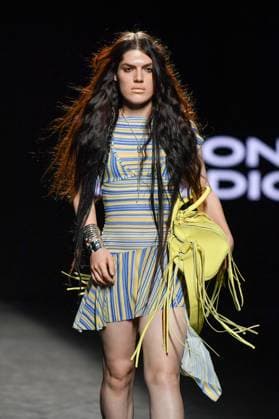 EGO Mercedes-Benz Fashion Week de Madrid - 21 Sep 2025 A model walks the runway wearing a design by Dimoni Studio during the Ego Mercedes-Benz Fashion Week de Madrid in IFErMA. Madrid Spain Copyright: xAtilanoxGarciax xSOPAxImagesx FOTO48738