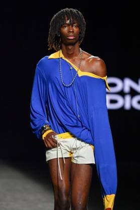 EGO Mercedes-Benz Fashion Week de Madrid - 21 Sep 2025 A model walks the runway wearing a design by Dimoni Studio during the Ego Mercedes-Benz Fashion Week de Madrid in IFErMA. Madrid Spain Copyright: xAtilanoxGarciax xSOPAxImagesx FOTO48740