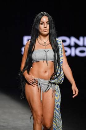 EGO Mercedes-Benz Fashion Week de Madrid - 21 Sep 2025 A model walks the runway wearing a design by Dimoni Studio during the Ego Mercedes-Benz Fashion Week de Madrid in IFErMA. Madrid Spain Copyright: xAtilanoxGarciax xSOPAxImagesx FOTO48744