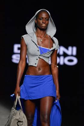 EGO Mercedes-Benz Fashion Week de Madrid - 21 Sep 2025 A model walks the runway wearing a design by Dimoni Studio during the Ego Mercedes-Benz Fashion Week de Madrid in IFErMA. Madrid Spain Copyright: xAtilanoxGarciax xSOPAxImagesx FOTO48756