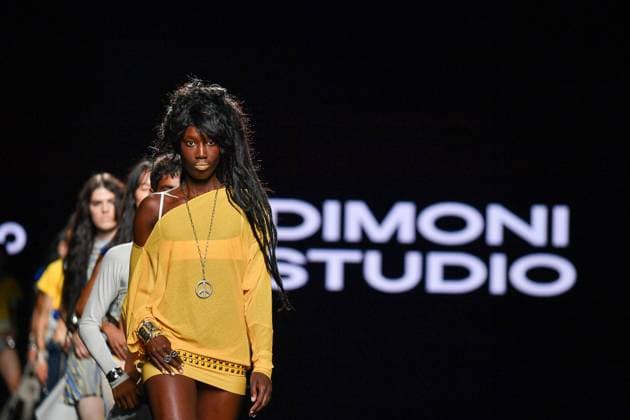 EGO Mercedes-Benz Fashion Week de Madrid - 21 Sep 2025 A model walks the runway wearing a design by Dimoni Studio during the Ego Mercedes-Benz Fashion Week de Madrid in IFErMA. Madrid Spain Copyright: xAtilanoxGarciax xSOPAxImagesx FOTO48761