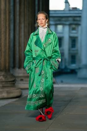 Erdem show at the London Fashion Week at the British Museum in London - 21 Sep 2025 A model walks the runway at the Erdem show during the London Fashion Week at the British Museum in London. London United Kingdom Copyright: xLounisxTiarx xSOPAxImagesx _DSC6138