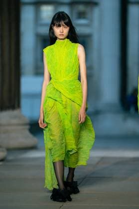 Erdem show at the London Fashion Week at the British Museum in London - 21 Sep 2025 A model walks the runway at the Erdem show during the London Fashion Week at the British Museum in London. London United Kingdom Copyright: xLounisxTiarx xSOPAxImagesx _DSC6350