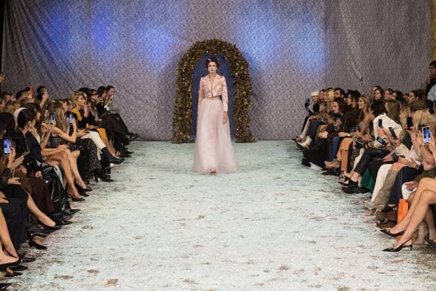 Aadnevik SS26 Show at London Fashion Week LONDON, UNITED KINGDOM - SEPTEMBER 21: A model walks the runway during Aadnevik Spring Summer 2026 show a la memoire de Marie Antoinette the last Queen at The Royal Horseguards Hotel as part of London Fashion Week in London, United Kingdom on September 21, 2025. Wiktor Szymanowicz Anadolu London United Kingdom. Editorial use only. Please get in touch for any other usage.  Copyright: x2025xAnadoluxWiktorxSzymanowiczx