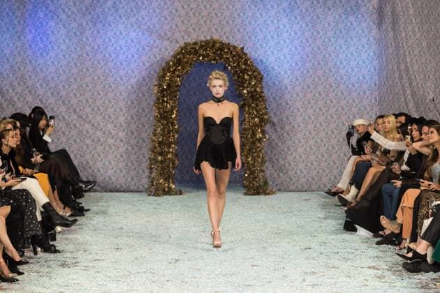 Aadnevik SS26 Show at London Fashion Week LONDON, UNITED KINGDOM - SEPTEMBER 21: A model walks the runway during Aadnevik Spring Summer 2026 show a la memoire de Marie Antoinette the last Queen at The Royal Horseguards Hotel as part of London Fashion Week in London, United Kingdom on September 21, 2025. Wiktor Szymanowicz Anadolu London United Kingdom. Editorial use only. Please get in touch for any other usage.  Copyright: x2025xAnadoluxWiktorxSzymanowiczx