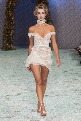 Aadnevik SS26 Show at London Fashion Week LONDON, UNITED KINGDOM - SEPTEMBER 21: A model walks the runway during Aadnevik Spring Summer 2026 show a la memoire de Marie Antoinette the last Queen at The Royal Horseguards Hotel as part of London Fashion Week in London, United Kingdom on September 21, 2025. Wiktor Szymanowicz Anadolu London United Kingdom. Editorial use only. Please get in touch for any other usage.  Copyright: x2025xAnadoluxWiktorxSzymanowiczx