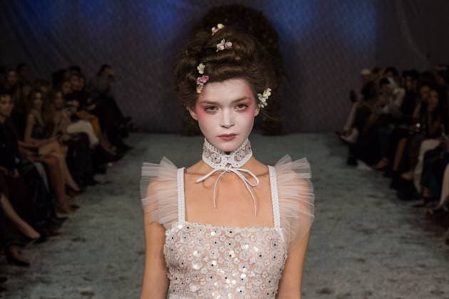 Aadnevik SS26 Show at London Fashion Week LONDON, UNITED KINGDOM - SEPTEMBER 21: A model walks the runway during Aadnevik Spring Summer 2026 show a la memoire de Marie Antoinette the last Queen at The Royal Horseguards Hotel as part of London Fashion Week in London, United Kingdom on September 21, 2025. Wiktor Szymanowicz Anadolu London United Kingdom. Editorial use only. Please get in touch for any other usage.  Copyright: x2025xAnadoluxWiktorxSzymanowiczx