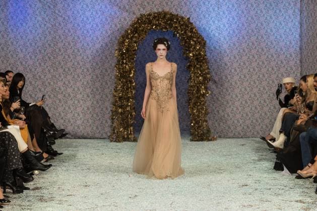 Aadnevik SS26 Show at London Fashion Week LONDON, UNITED KINGDOM - SEPTEMBER 21: A model walks the runway during Aadnevik Spring Summer 2026 show a la memoire de Marie Antoinette the last Queen at The Royal Horseguards Hotel as part of London Fashion Week in London, United Kingdom on September 21, 2025. Wiktor Szymanowicz Anadolu London United Kingdom. Editorial use only. Please get in touch for any other usage.  Copyright: x2025xAnadoluxWiktorxSzymanowiczx