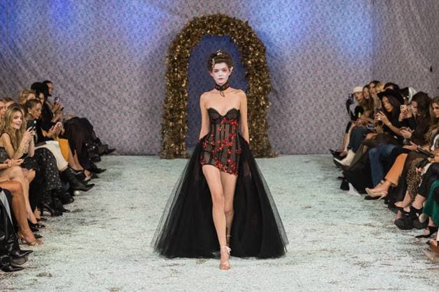 Aadnevik SS26 Show at London Fashion Week LONDON, UNITED KINGDOM - SEPTEMBER 21: A model walks the runway during Aadnevik Spring Summer 2026 show a la memoire de Marie Antoinette the last Queen at The Royal Horseguards Hotel as part of London Fashion Week in London, United Kingdom on September 21, 2025. Wiktor Szymanowicz Anadolu London United Kingdom. Editorial use only. Please get in touch for any other usage.  Copyright: x2025xAnadoluxWiktorxSzymanowiczx