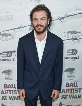 September 21, 2025, Los Angeles, California, USA: American actor EMILE HIRSCH attends Bau, Artist At War World Premiere. Los Angeles USA - ZUMAb173 20250921_aap_b173_006 Copyright: xBillyxBennightx