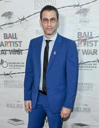 September 21, 2025, Los Angeles, California, USA: Actor ADAM TSEKHMAN attends Bau, Artist At War World Premiere. Los Angeles USA - ZUMAb173 20250921_aap_b173_027 Copyright: xBillyxBennightx