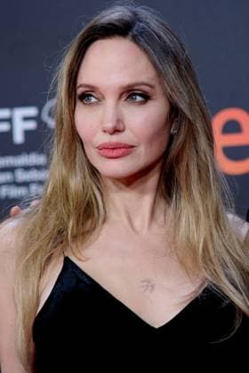 Couture - Red Carpet - 73rd San Sebastian International Film Festival Angelina Jolie attends the red carpet of the film Couture during the 73rd San Sebastian Donostia International Film Festival - Zinemaldia in San Sebastian, Spain, on September 21, 2025. San Sebastian Spain  Copyright: xCOOLMediax originalFilename: coolmedia-notitle250922_npc3a.jpg