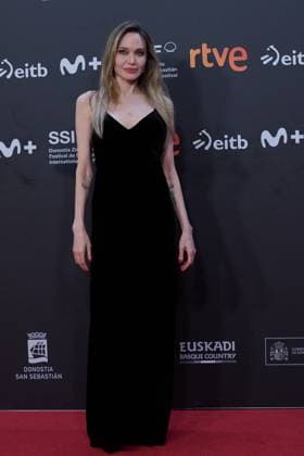 Couture - Red Carpet - 73rd San Sebastian International Film Festival Angelina Jolie attends the red carpet of the film Couture during the 73rd San Sebastian Donostia International Film Festival - Zinemaldia in San Sebastian, Spain, on September 21, 2025. San Sebastian Spain  Copyright: xCOOLMediax originalFilename: coolmedia-notitle250922_npjrU.jpg