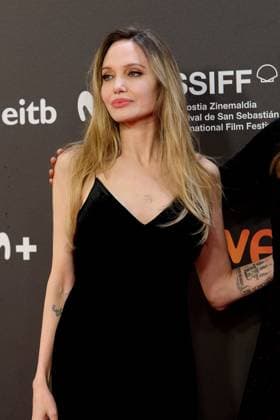 Couture - Red Carpet - 73rd San Sebastian International Film Festival Angelina Jolie attends the red carpet of the film Couture during the 73rd San Sebastian Donostia International Film Festival - Zinemaldia in San Sebastian, Spain, on September 21, 2025. San Sebastian Spain  Copyright: xCOOLMediax originalFilename: coolmedia-notitle250922_npYD1.jpg
