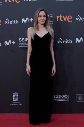 Couture - Red Carpet - 73rd San Sebastian International Film Festival Angelina Jolie attends the red carpet of the film Couture during the 73rd San Sebastian Donostia International Film Festival - Zinemaldia in San Sebastian, Spain, on September 21, 2025. San Sebastian Spain  Copyright: xCOOLMediax originalFilename: coolmedia-notitle250922_npzWB.jpg