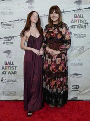 September 21, 2025, Los Angeles, California, USA: CALLIE ROSE DEETS and NICOLE MUJ attend Bau, Artist At War World Premiere. Los Angeles USA - ZUMAb173 20250921_aap_b173_038 Copyright: xBillyxBennightx