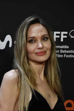 73eme Festival International du Film de San Sebastian 73rd San Sebastian International Film Festival COUTURE Red Carpet Angelina Jolie attends the Couture red carpet during the 73rd San Sebastian International Film Festival 448895 2025 09 21 San Sebastian Espagne  Copyright: xThomasxBohlenx STAR_448895_001