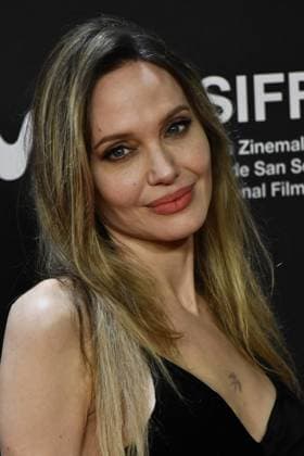 73eme Festival International du Film de San Sebastian 73rd San Sebastian International Film Festival COUTURE Red Carpet Angelina Jolie attends the Couture red carpet during the 73rd San Sebastian International Film Festival 448895 2025 09 21 San Sebastian Espagne  Copyright: xThomasxBohlenx STAR_448895_002