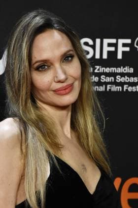 73eme Festival International du Film de San Sebastian 73rd San Sebastian International Film Festival COUTURE Red Carpet Angelina Jolie attends the Couture red carpet during the 73rd San Sebastian International Film Festival 448895 2025 09 21 San Sebastian Espagne  Copyright: xThomasxBohlenx STAR_448895_003