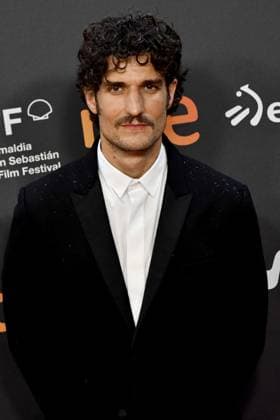 73eme Festival International du Film de San Sebastian 73rd San Sebastian International Film Festival COUTURE Red Carpet Louis Garrel attends the Couture red carpet during the 73rd San Sebastian International Film Festival 448895 2025 09 21 San Sebastian Espagne  Copyright: xThomasxBohlenx STAR_448895_023