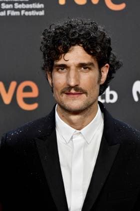 73eme Festival International du Film de San Sebastian 73rd San Sebastian International Film Festival COUTURE Red Carpet Louis Garrel attends the Couture red carpet during the 73rd San Sebastian International Film Festival 448895 2025 09 21 San Sebastian Espagne  Copyright: xThomasxBohlenx STAR_448895_032