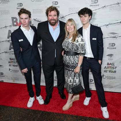 September 21, 2025, Los Angeles, California, USA: Director SEAN MCNAMARA and family attend Bau, Artist At War World Premiere. Los Angeles USA - ZUMAb173 20250921_aap_b173_064 Copyright: xBillyxBennightx