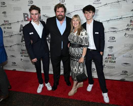 September 21, 2025, Los Angeles, California, USA: Director SEAN MCNAMARA and family attend Bau, Artist At War World Premiere. Los Angeles USA - ZUMAb173 20250921_aap_b173_070 Copyright: xBillyxBennightx