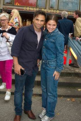 Karim Cherif with daughter Anais Cherif at the premiere of the play Miss Merkel Mord in der Uckermark at the Komödie am Kurfürstendamm in the Ernst Reuter Saal Berlin, 21 09 2025 Foto:xC.xBehringx xFuturexImagex merkel_prem_5913
