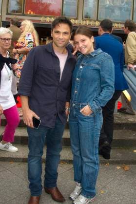 Karim Cherif with daughter Anais Cherif at the premiere of the play Miss Merkel Mord in der Uckermark at the Komödie am Kurfürstendamm in the Ernst Reuter Saal Berlin, 21 09 2025 Foto:xC.xBehringx xFuturexImagex merkel_prem_5914