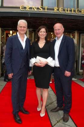 Martin Woelffer, Katharina Günther Wünsch and Kai Wegner at the premiere of the play Miss Merkel Mord in der Uckermark at the Komödie am Kurfürstendamm in the Ernst Reuter Saal Berlin, 21 09 2025 Foto:xC.xBehringx xFuturexImagex merkel_prem_5920