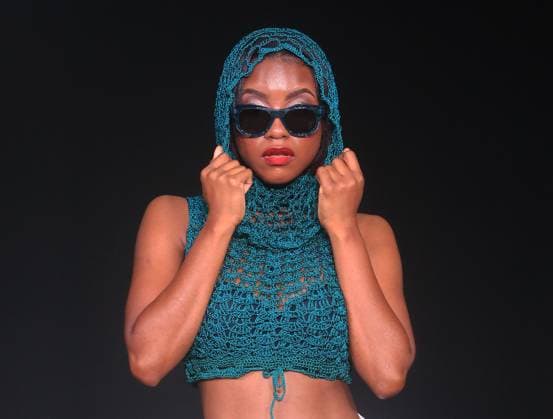 A model walks the runway wearing a creation by Krissi and Priya brand during the second annual Hats & Heels event by Rotary Trinidad and Tobago Hats & Heels event IN Port of Spain, Trinidad and Tobago, 21 September 2025. The event, which commemorates the United Nations International Day of Peace, aims to support Rotary s peacebuilding initiatives, particularly its youth empowerment project and support initiatives. Hats & Heels, a fashion show to raise funds for youth projects !ACHTUNG: NUR REDAKTIONELLE NUTZUNG!  Copyright: xAndreaxDexSilvax USA4723 20250922-55017995433_1