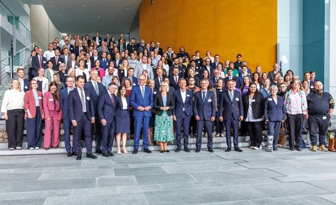 Award ceremony for the national winners of the startsocial competition Press event at the award ceremony for the national winners of the startsocial competition with Federal Chancellor Friedrich Merz CDU in Berlin on 22 09 2025 Berlin Berlin Germany Chancellery