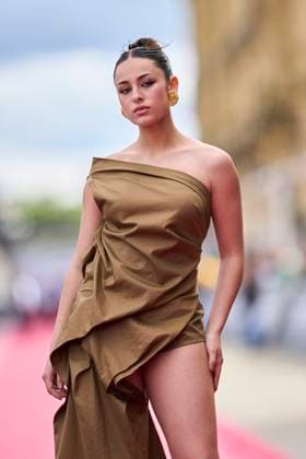 73rd San Sebastian - La Grazia Red Carpet Helen Mrugalski attended La Grazia Red Carpet during 73rd San Sebastian International Film Festival at Victoria Eugenia Theatre on September 22, 2025 in Donostia San Sebastian, Spain. Photo by ABACAPRESS.COM San Sebastian Spain  Copyright: xABACAx