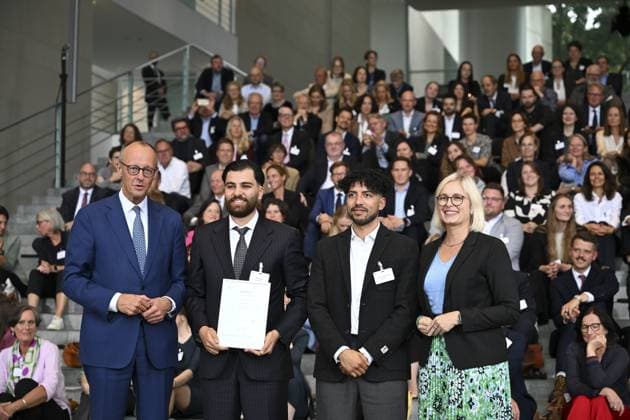 Award ceremony of the Startsocial 2025 in Berlin BERLIN, GERMANY - SEPTEMBER 22: German Chancellor Friedrich Merz poses for a photo as he attends the award ceremony of the Startsocial 2025 competition at the Chancellery in Berlin, Germany, on September 22, 2025. Halil Sagirkaya Anadolu Berlin Germany. Editorial use only. Please get in touch for any other usage.  Copyright: x2025xAnadoluxHalilxSagirkayax