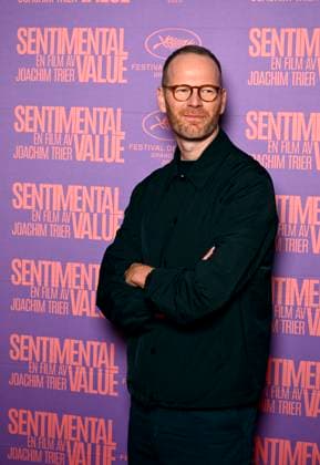 STOCKHOLM, SWEDEN 20250922 Director Joachim Trier at the gala premiere of the film Sentimenta Value at the Skandia cinema STOCKHOLM SWEDEN x10050x  Copyright: xPontusxLundahl TTx GALAPREMIÄR SENTIMENTAL VALUE cGy0XiXsxEw