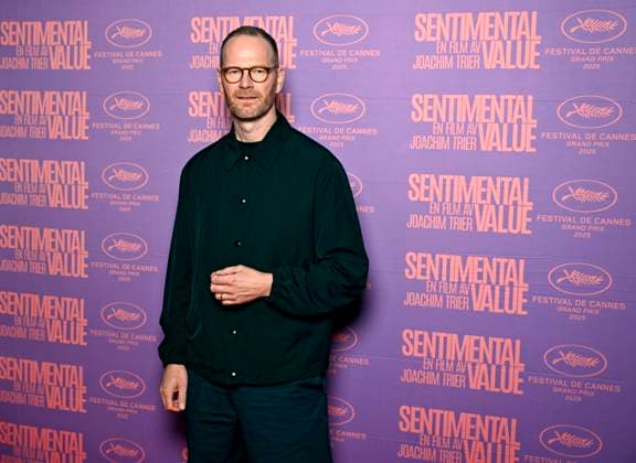 STOCKHOLM, SWEDEN 20250922 Director Joachim Trier at the gala premiere of the film Sentimenta Value at the Skandia cinema STOCKHOLM SWEDEN x10050x  Copyright: xPontusxLundahl TTx GALAPREMIÄR SENTIMENTAL VALUE f98Vej6bgcI