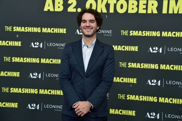 German premiere of THE SMASHJING MACHINE German premiere of THE SMASHJING MACHINE German premiere of THE SMASHJING MACHINE German premiere of THE SMASHJING MACHINE German premiere of THE SMASHJING MACHINE Arrival at the German premiere of THE SMASHJING MACHINE with director and screenwriter Benny Safdie in Berlin on, 22 09 2025 Photopress Mueller