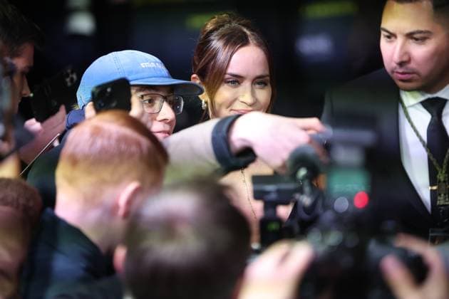 Premiere THE SMASHING MACHINE Between Triumph and Abyss Fans Autographs Selfies Emily Blunt German premiere at Berlin Zoo Palast Cinema of THE SMASHING MACHINE Between Triumph and Abyss Copyright: xx